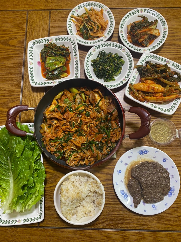 11/1n 김해선궁:) 오리불고기 밀키트 / 한우 떡갈비로 저녁 한상 차림 완성^^