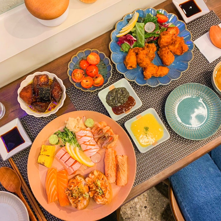 [암사역/천호동 맛집] 연어 덕후들은 가야할 "연우식당" (feat. 연어잔치, 흑임자소스 닭튀김 )