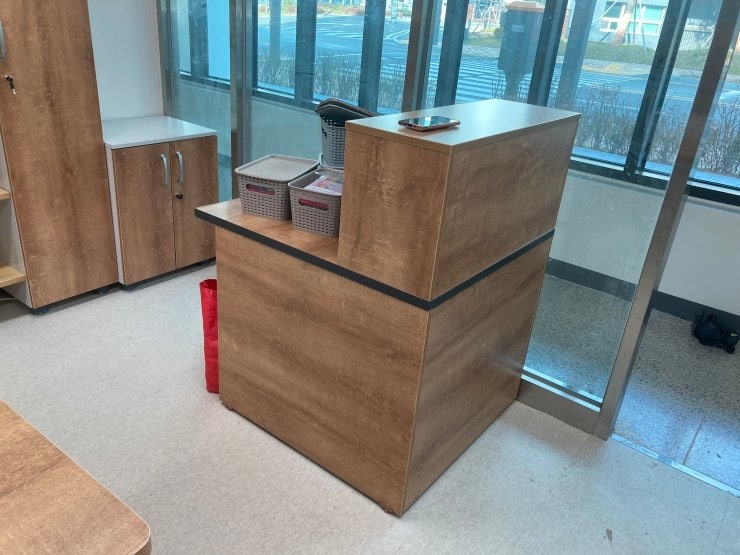  Information Desk 인포 데스크 _ 이중 카운터 _ 일자형 _ 원목색