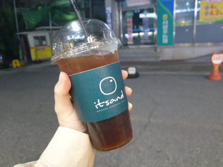  광주 운암동 카페 잇샌드 꿀아메리카노로 당충전 하기