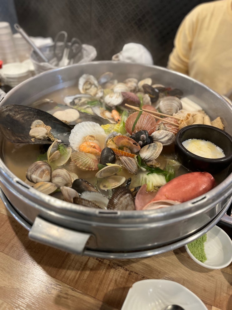  내돈내산) 택이네 조개전골 군자역점에서 조개전골 먹방