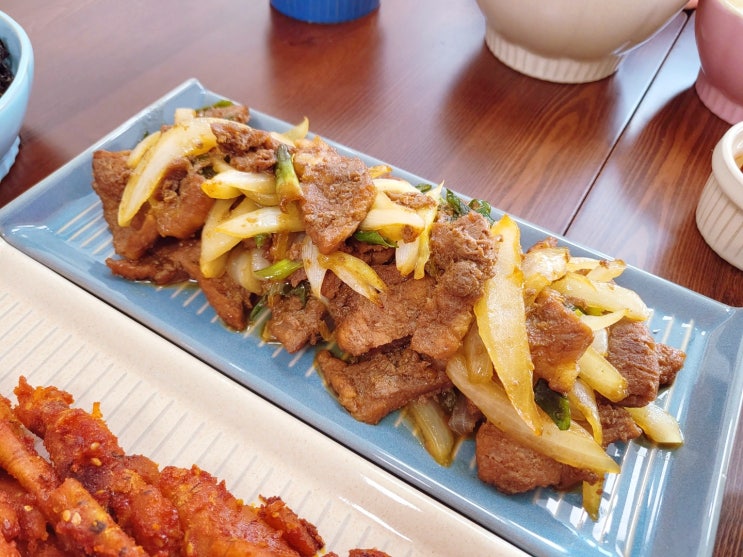 [캠핑요리] 수제 양념 돼지갈비 맛 쑥잎왕구이 300g 소포장 혼밥메뉴