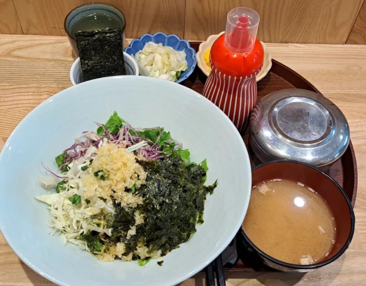  용산 맛집 '한강동' 점심 회덮밥과 카이센동