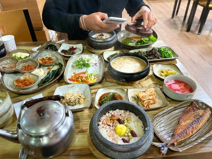  경남 산청 중산리 지리산 근처 한정식집 우천정에서 돌솥밥 정식