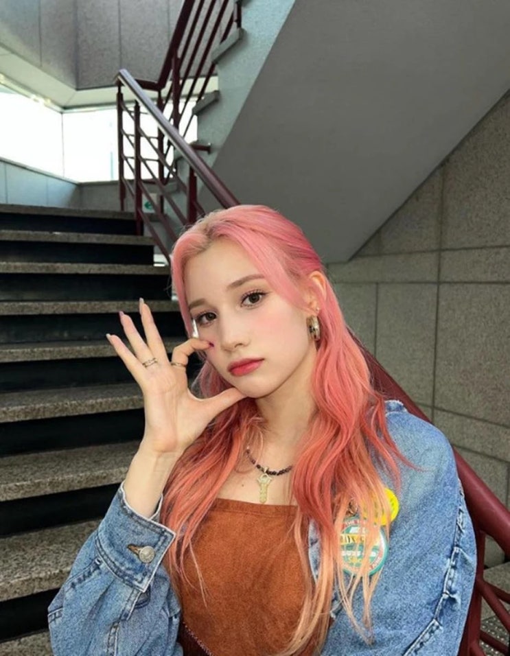 걸그룹 케플러 멤버 휴닝바히에, 2023년도 수능 당일 고사장에서 포착...수험표 인증하며 입실 걸그룹 케플러 멤버 휴닝바히에, 2023년도 수능 당일 고사장에서 포착...수험표 인증하며 입실