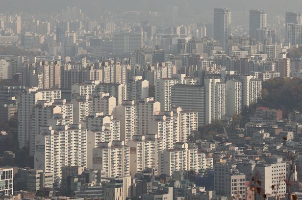“가입 상담에만 한 달”… 집값 하락에 주택연금으로 쏠리는 관심 “가입 상담에만 한 달”… 집값 하락에 주택연금으로 쏠리는 관심