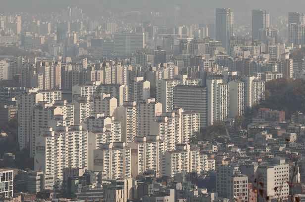 “가입 상담에만 한 달”… 집값 하락에 주택연금으로 쏠리는 관심