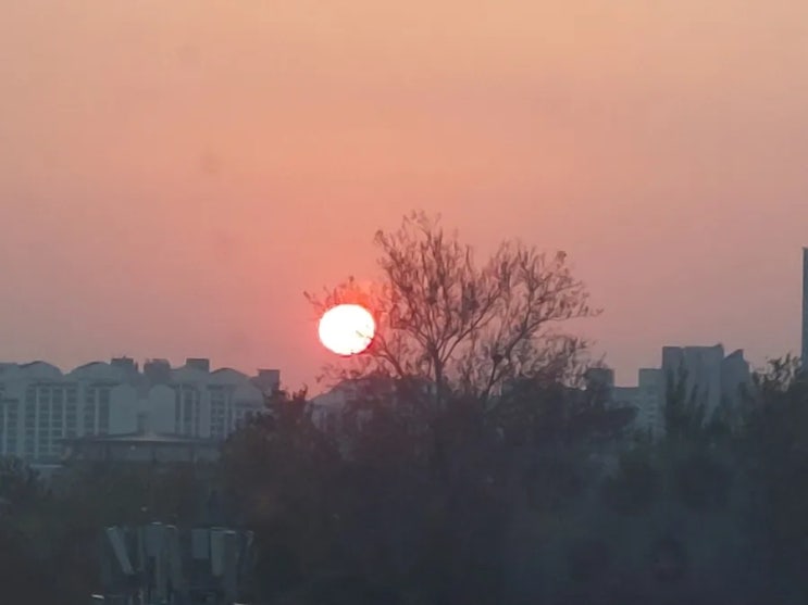 해질녘 날 저물어지는 해  sunset은 아름다워 저녁 노을