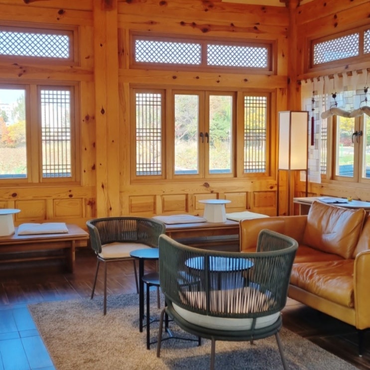  전주 여행 가볼만한 곳 덕진공원 연화정 도서관