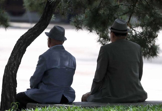 기대수명 84세 '장수 리스크'…생보사 연금으로 '일석이조' 기대수명 84세 '장수 리스크'…생보사 연금으로 '일석이조'