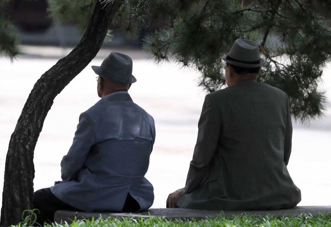 기대수명 84세 '장수 리스크'…생보사 연금으로 '일석이조'