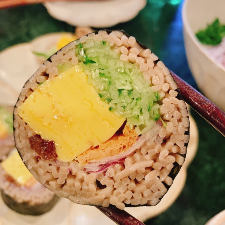  용산, 메밀김밥의 상큼함과 육즙나오는 카츠산도까지 '용산마루'