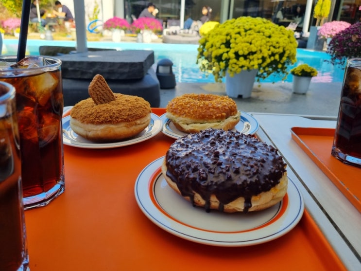 [분당] 미금 판교 대형 카페 도넛드로잉 콜드브루 도넛 맛집 (주차장 정보)