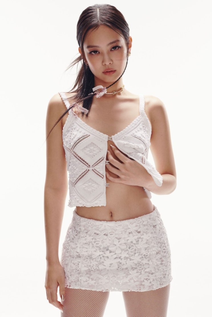 블랙핑크 제니, 태생부터 아이돌로 태어난 그녀의 특별한 도전...치명적인 눈빛 관능적인 자태 블랙핑크 제니, 태생부터 아이돌로 태어난 그녀의 특별한 도전...치명적인 눈빛 관능적인 자태