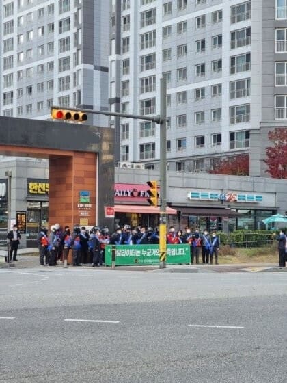  [유머] 29층 배달 환불 사건 - 엘리베이터 고장 나서 29층 걸어서 배달했더니 "늦었으니 다시 가져가라"