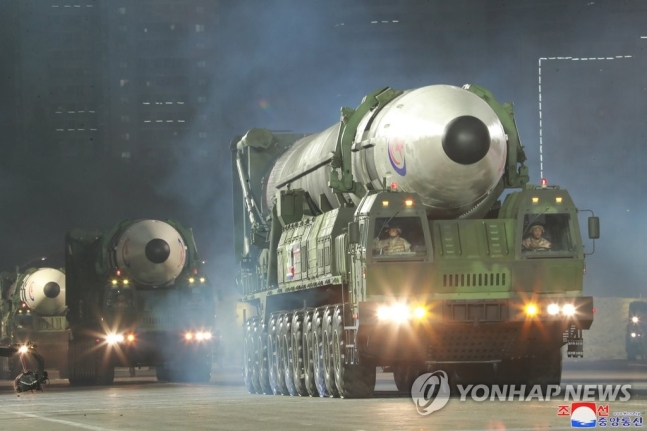 北, 15일만에 ICBM 재발사…美본토 타격권 '화성-17형'(종합4보) 北, 15일만에 ICBM 재발사…美본토 타격권 '화성-17형'(종합4보)