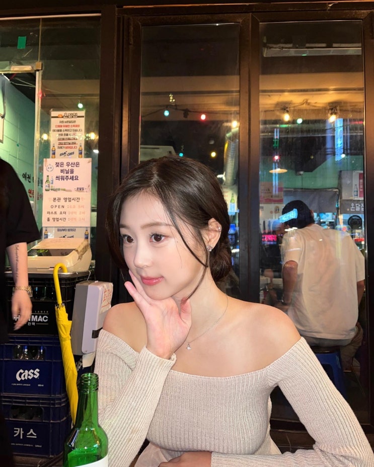 당당한 매력으로 MC들을 사로잡은 황수지, "매력 하나만 말해야 하나?" 대시 많이 받는다 (ft. 인스타 모습) 당당한 매력으로 MC들을 사로잡은 황수지, "매력 하나만 말해야 하나?" 대시 많이 받는다 (ft. 인스타 모습)