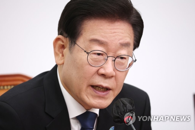 정진상 구속영장 받아낸 검찰…백척간두 서게 된 이재명 정진상 구속영장 받아낸 검찰…백척간두 서게 된 이재명