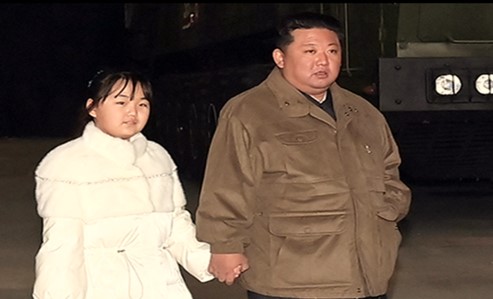  김정은 딸 리설주 닮았네