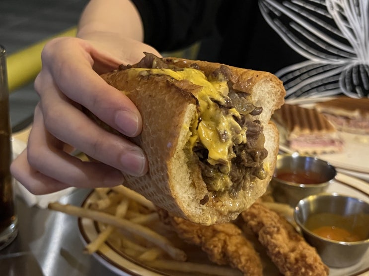 도산공원맛집 압구정 샌드위치 탬파 매력적인 쿠바샌드위치