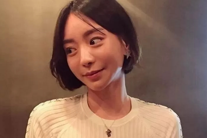 '참담한 심정' 황하나, "몸에 벌레가.." 마약 중독에 상처투성이 된 팔 보이며 "중독 환자 돕고파" '참담한 심정' 황하나, "몸에 벌레가.." 마약 중독에 상처투성이 된 팔 보이며 "중독 환자 돕고파"