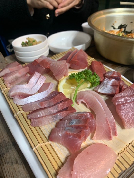 부산 부평동 로컬맛집 "오늘여기서" 에서 대방어 오징어회 과메기 찰지게 먹기