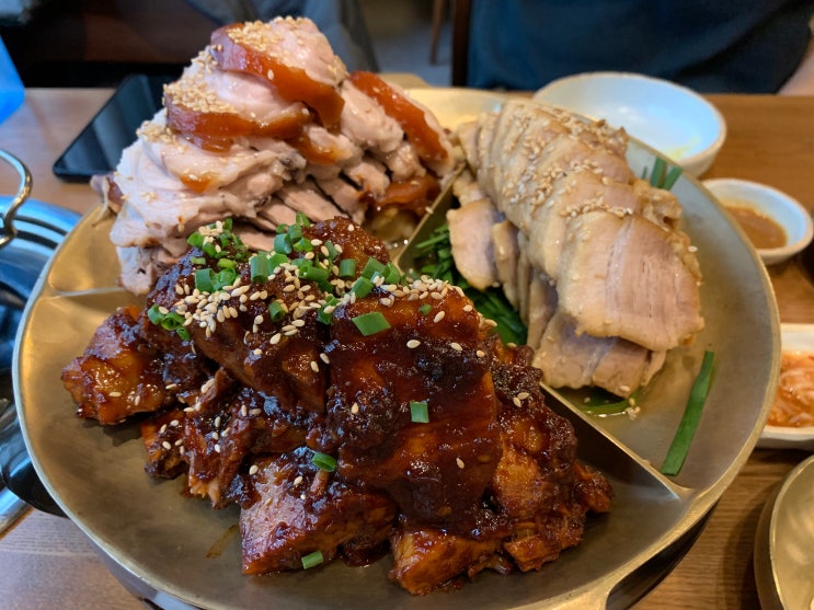 부산 해운대 중동 해운대구청 근처 맛집 "삼다진족" 삼다3족 주문해먹었는데 여긴 고기에 진심인듯 야들야들한 족발과 보쌈맛에 반했어요! (+ 메뉴,매장분위기, 맛후기주차 등등) 부산 해운대 중동 해운대구청 근처 맛집 "삼다진족" 삼다3족 주문해먹었는데 여긴 고기에 진심인듯 야들야들한 족발과 보쌈맛에 반했어요! (+ 메뉴,매장분위기, 맛후기주차 등등)