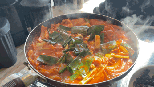  인하대역 맛집 , 인하대역 밥집 : 돼지랑찌개랑 인하대역점 , 주차가능 , 김치찌개 , 돼지 주물럭 짜글이