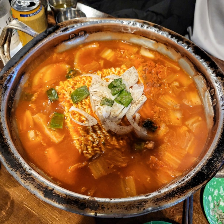  홍대역 술집 작지만 귀여운 레트로 술집 '미향언니포장마차'