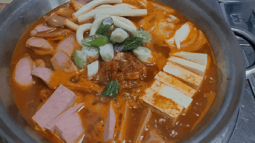 주말에는 간편하게 오뚜기 송탄식 사골 부대찌개 양념으로 남은 재료를 활용하여 한끼 해결해 보자 주말에는 간편하게 오뚜기 송탄식 사골 부대찌개 양념으로 남은 재료를 활용하여 한끼 해결해 보자