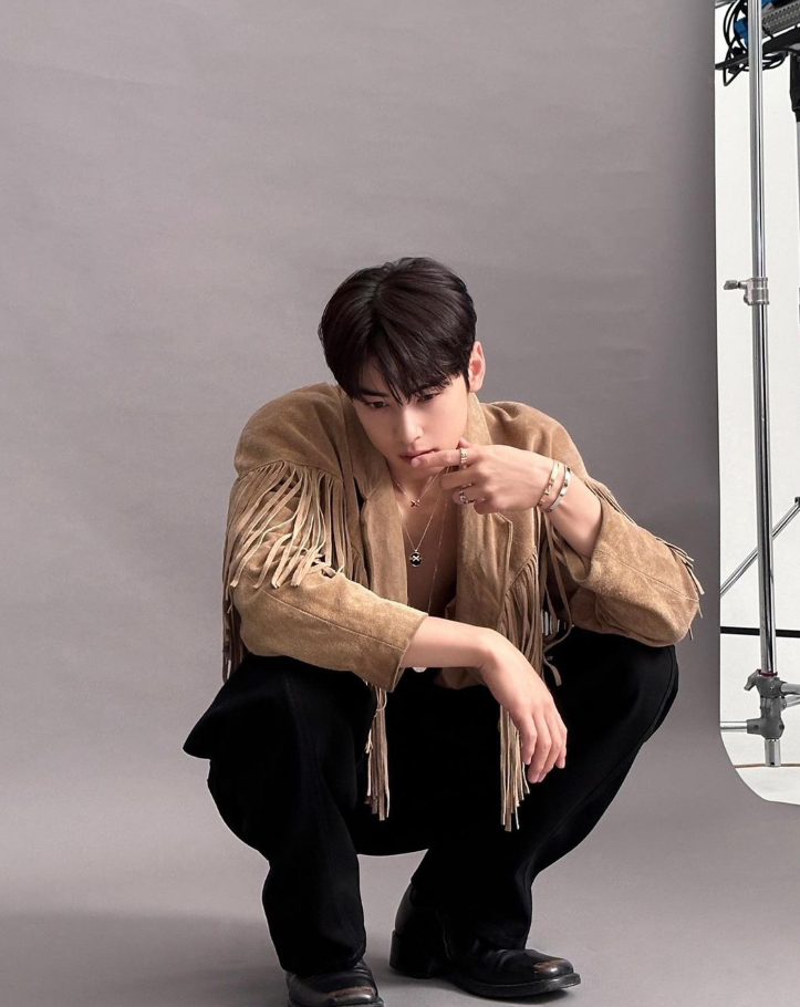  차은우 인스타그램 속 명품 주얼리 브랜드 쇼메 CHAUMET 리앙 컬렉션