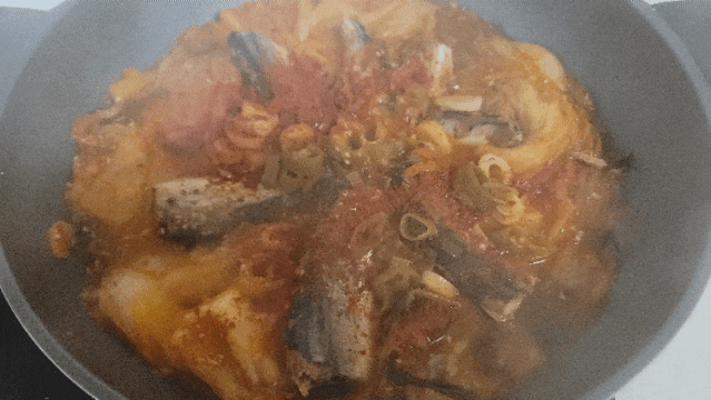  꽁치김치찜을 꽁키깅키낌
