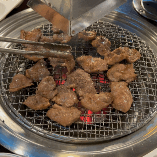 홍대 고기집 추천 통통돼지뽈살 특수부위인 뽈살이 맛있다길래 홍대 고기집 추천 통통돼지뽈살 특수부위인 뽈살이 맛있다길래