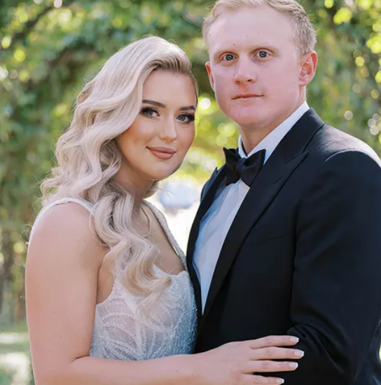 야구를 주제로 한 몽환적인 결혼식에서 화이트삭스의 앤드류 본이 렉시 힉먼과 결혼합니다. 모든 세부 정보입니다.