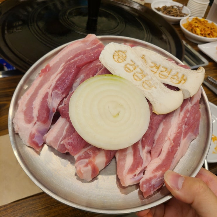  겹겹삼-매탄동 솥뚜껑 삼겹살
