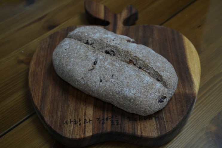  통밀빵 무화과깜빠뉴 만들기(국산 검은통밀, 앉은뱅이 통밀). 집에서 이게 됩니다.