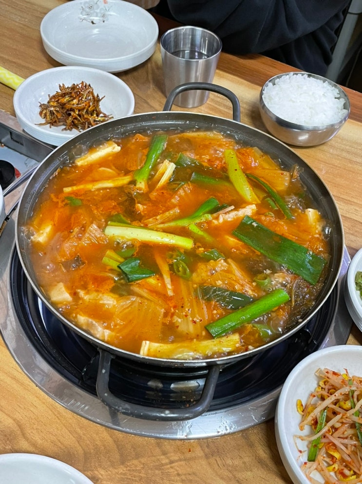 삼천포/사천 김치찌개 밥집 참맛식당