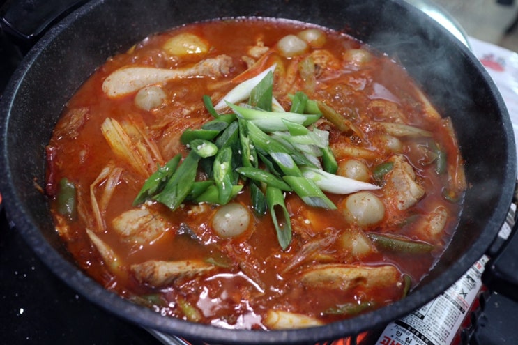  닭볶음탕밀키트 민병선식당 묵은지닭도리탕 존맛탱 킹정