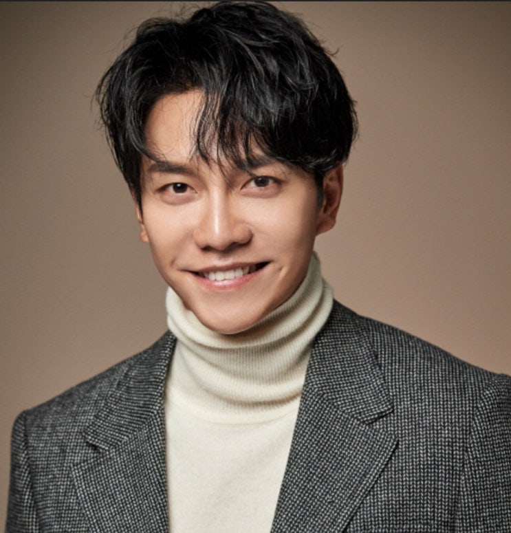 <b>후크</b>엔터테인먼트 <b>권진영</b>... 전 연인 강종현 대표 <b>초록뱀</b>미디어