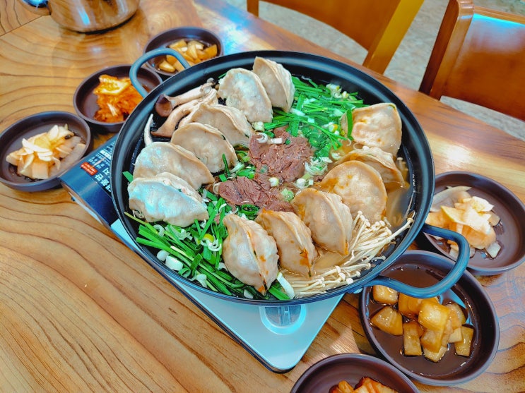  철원만두 속이 꽉 차고 육즙도 많은 맛집으로 철원순메밀막국수 추천해요!