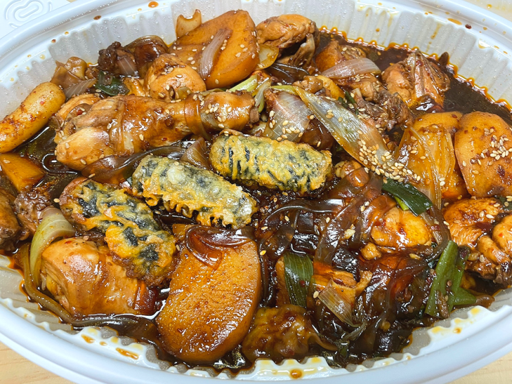  테트리스 찜닭 매콤한 까만찜닭 배달