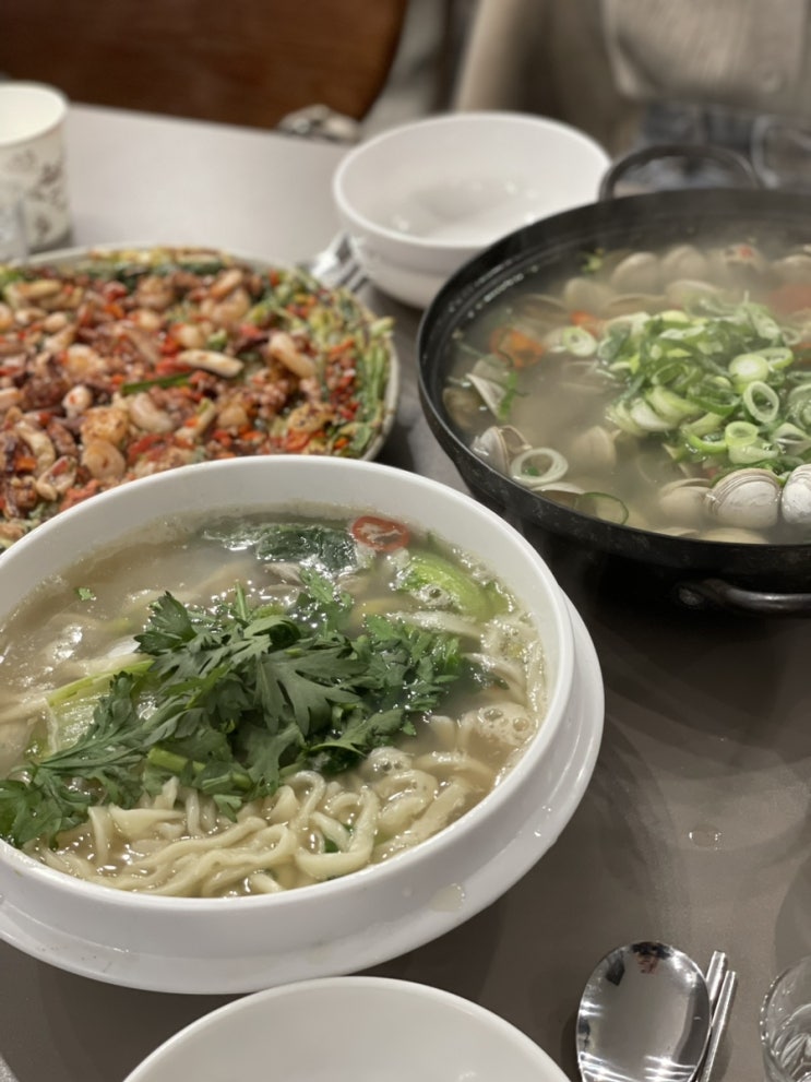  서울 시청역 맛집 조조칼국수 (동죽칼국수, 조개탕, 해물파전)