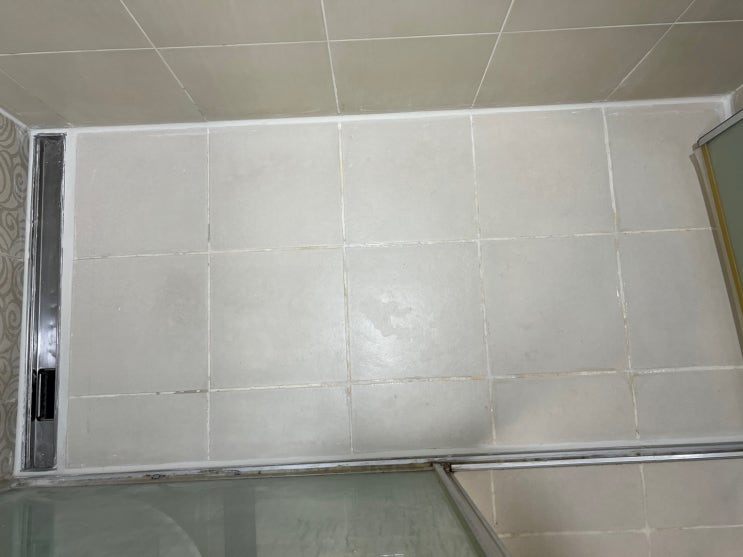  수원 누수, 영덕동 아파트 화장실 천장에 새는 물 윗집 트렌치 때문?