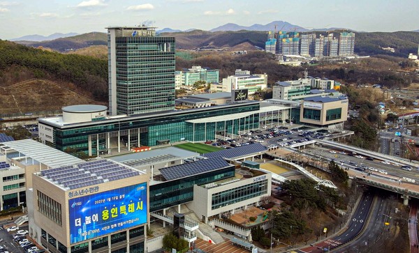 전 시정연구원장 직위해제·해임처분 <b>집행정지 신청 각하</b>