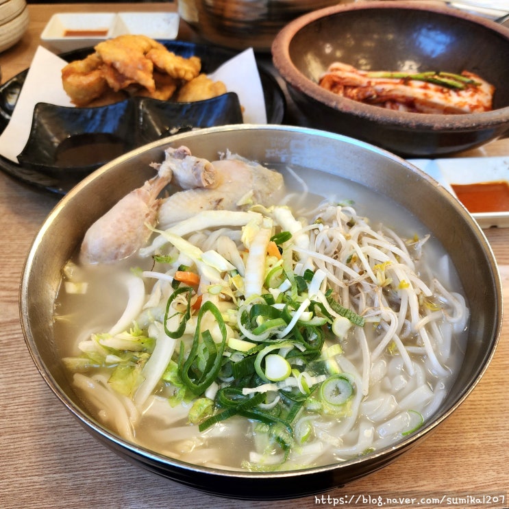 파주닭국수 본점, 특별한 안심탕슉이 있는 닭칼국수 맛집