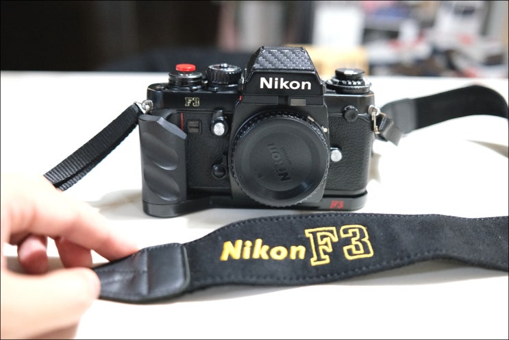 [판매중] 니콘 F3 필름카메라 (희귀한 사제그립, 전용스트랩, 소프트버튼) 판매