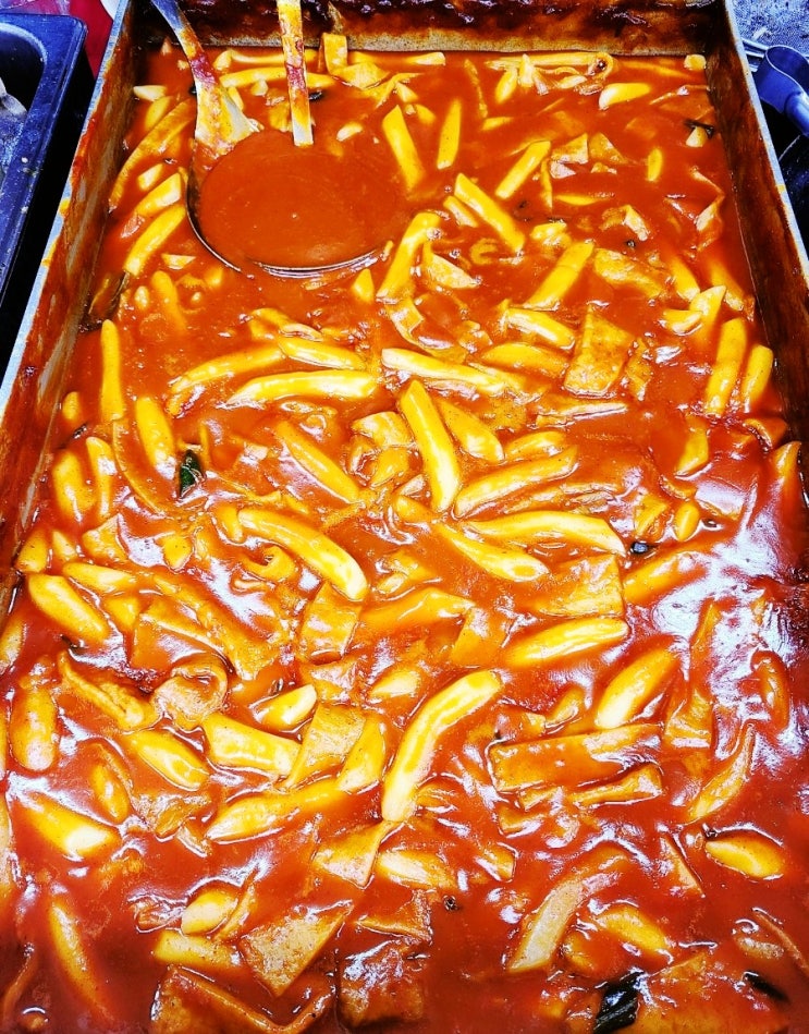  제기동역떡볶이 4번출구 포장마차 맛집 어마어마한 양에 두눈땡글!!