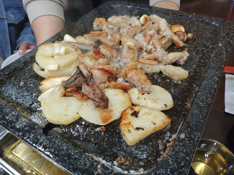 남양주시) 바우네 돌곱창 - 테이블에서 구워주는 소곱창 남양주시) 바우네 돌곱창 - 테이블에서 구워주는 소곱창