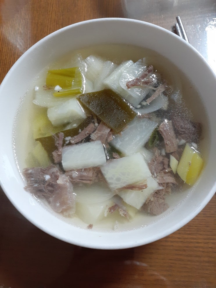  소고기무우국 겁나게 맛있게 끓이는법. 안 맛있음 500원 ㅋㅋ