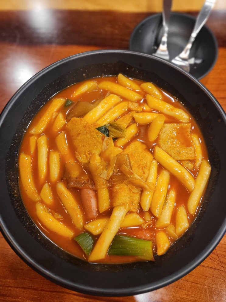  유튜버 떡볶퀸 채널 출연 쌍문 저렴한 맛집 오마이떡볶이치킨